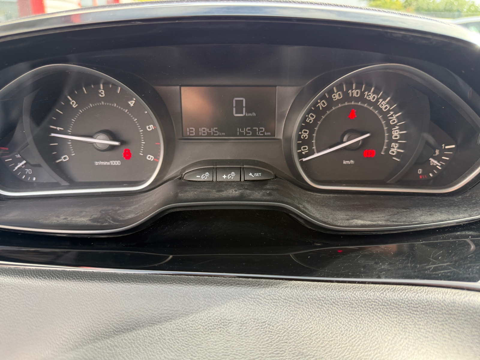 Peugeot 208 16