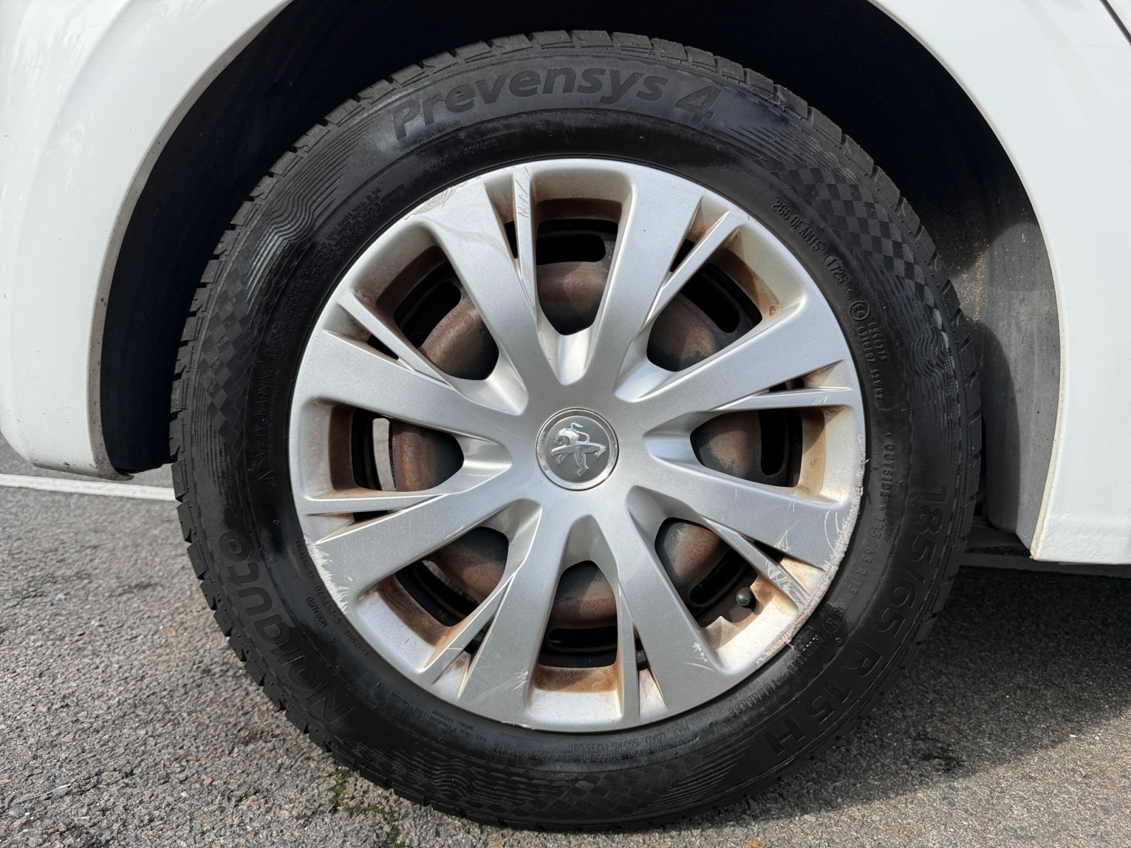 Peugeot 208 31