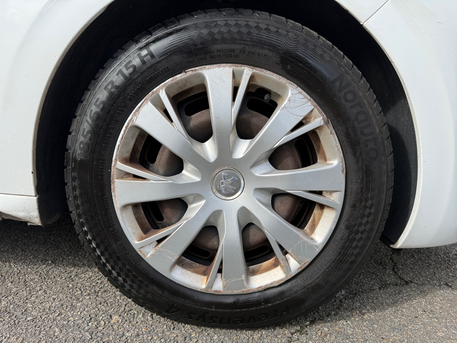Peugeot 208 32