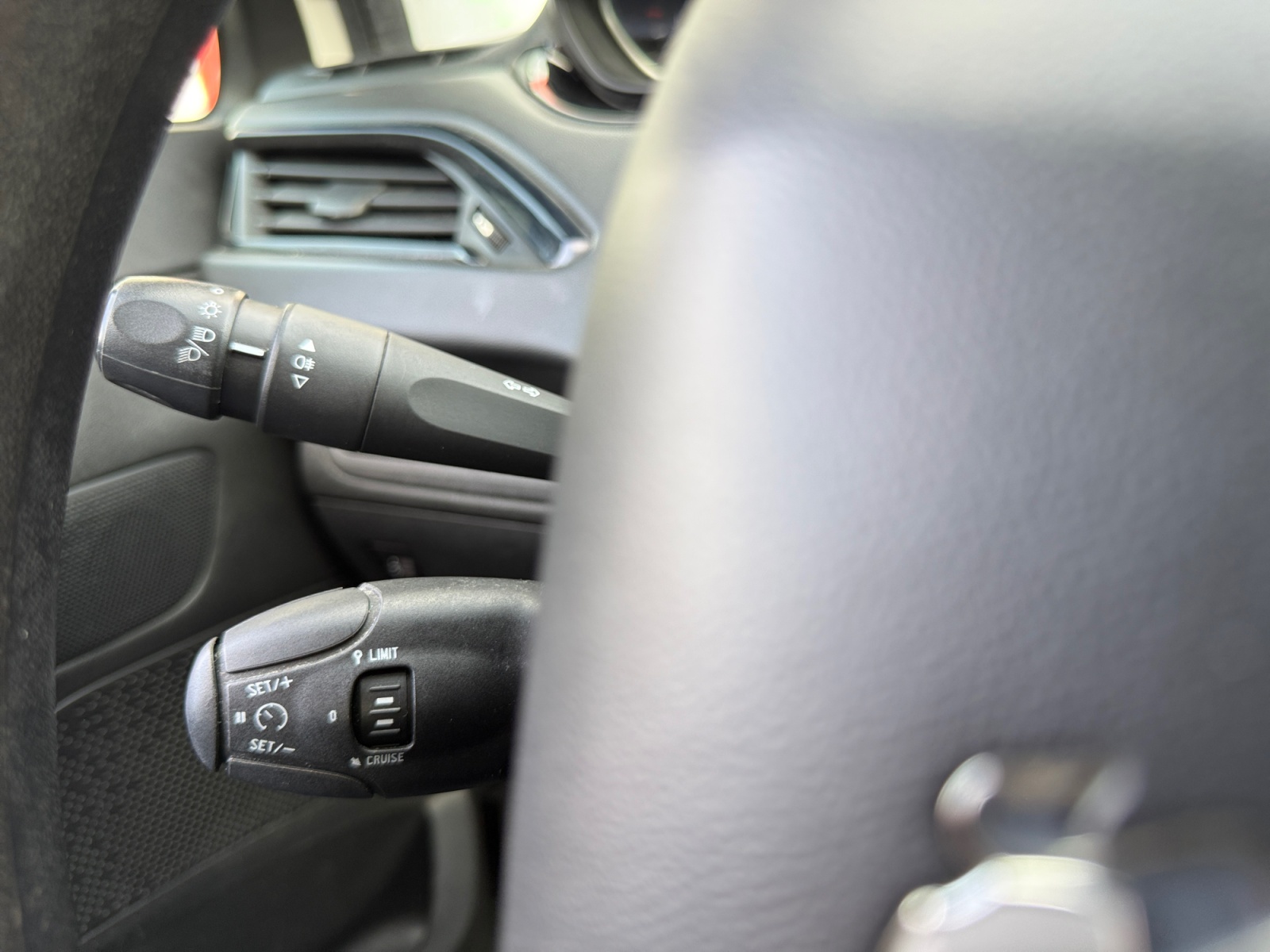 Peugeot 208 18