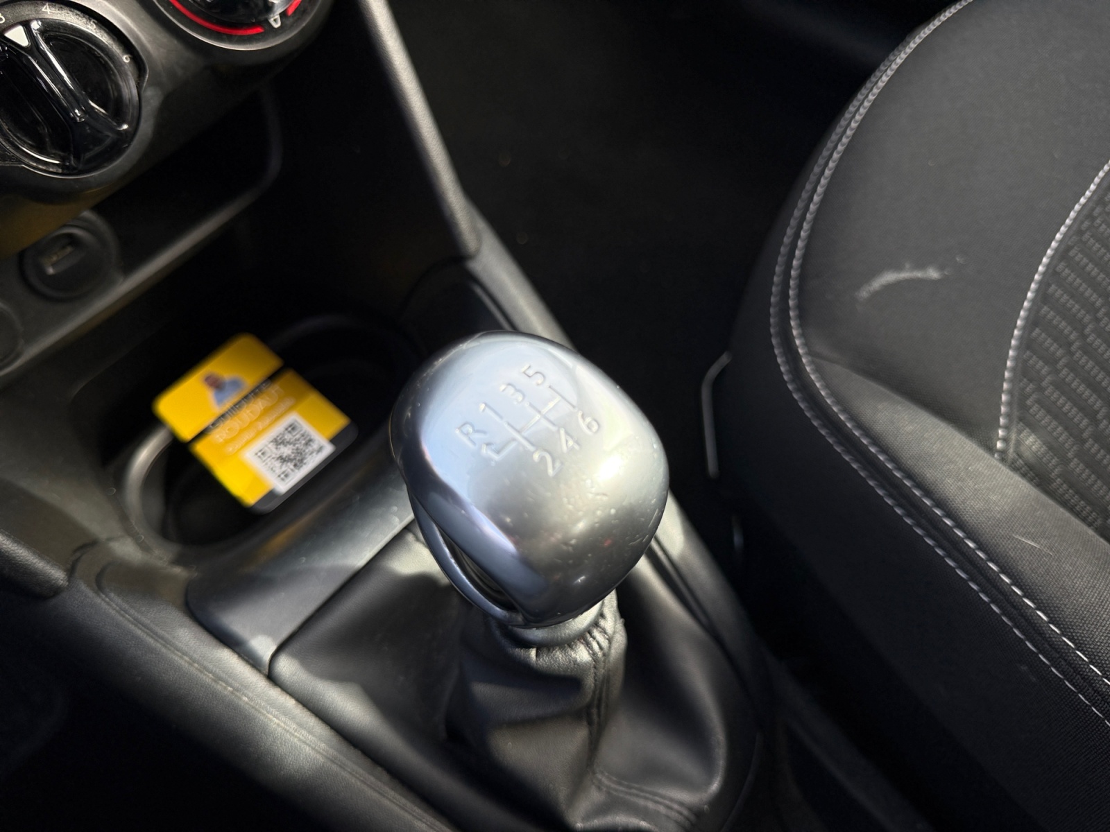 Peugeot 208 27