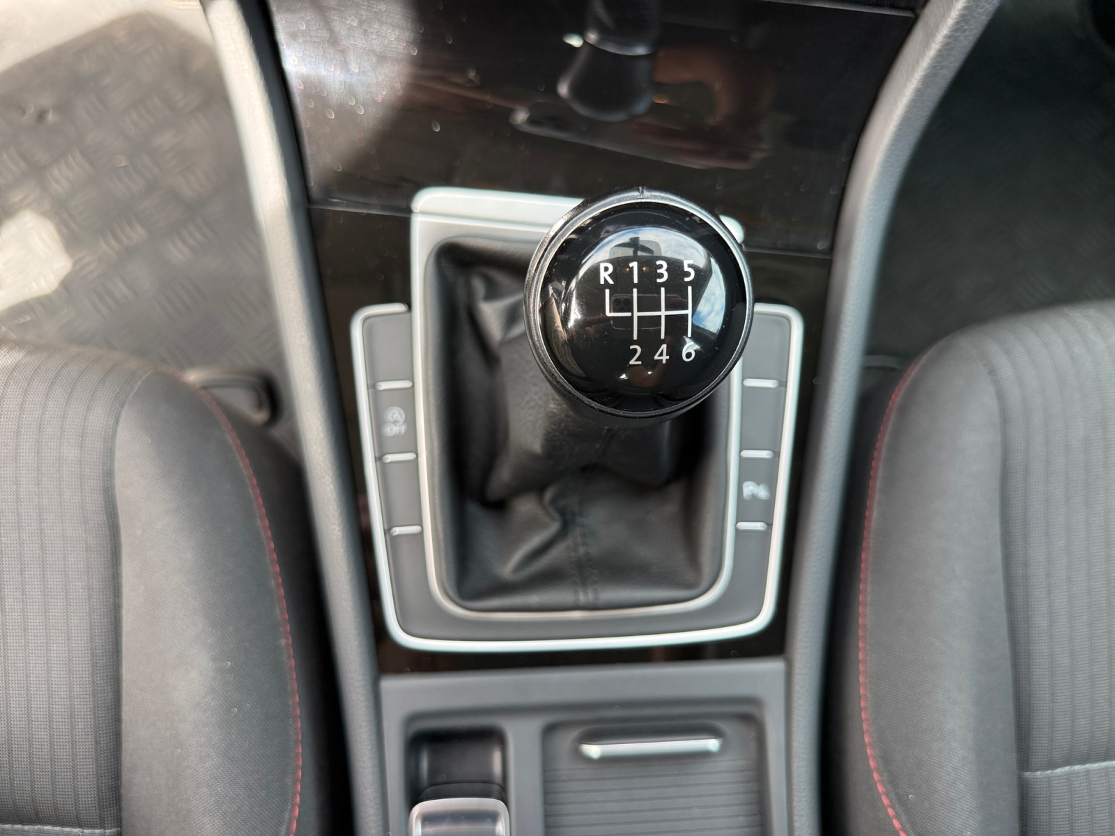 Volkswagen Golf 23