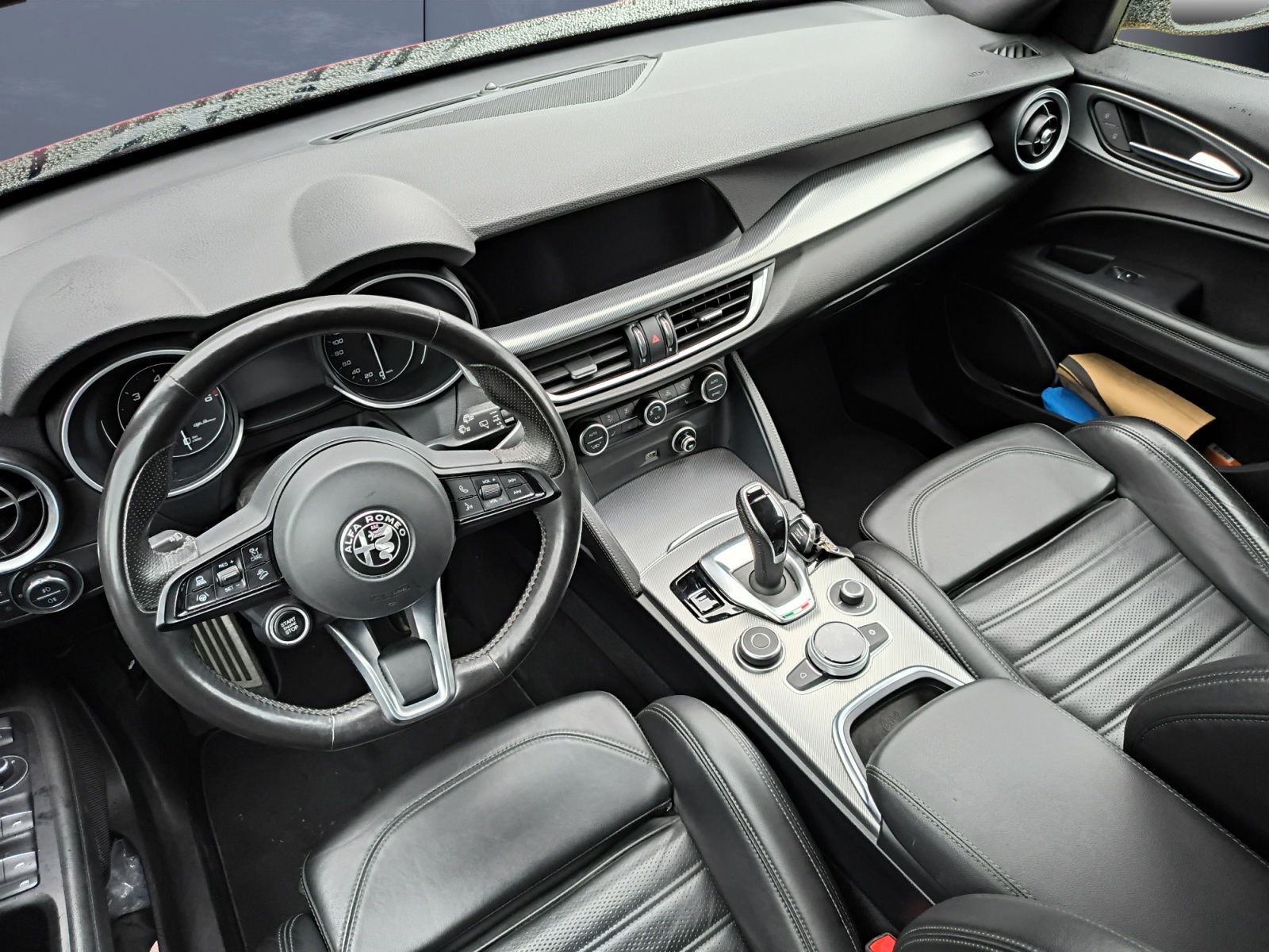 Alfa Romeo Stelvio 8
