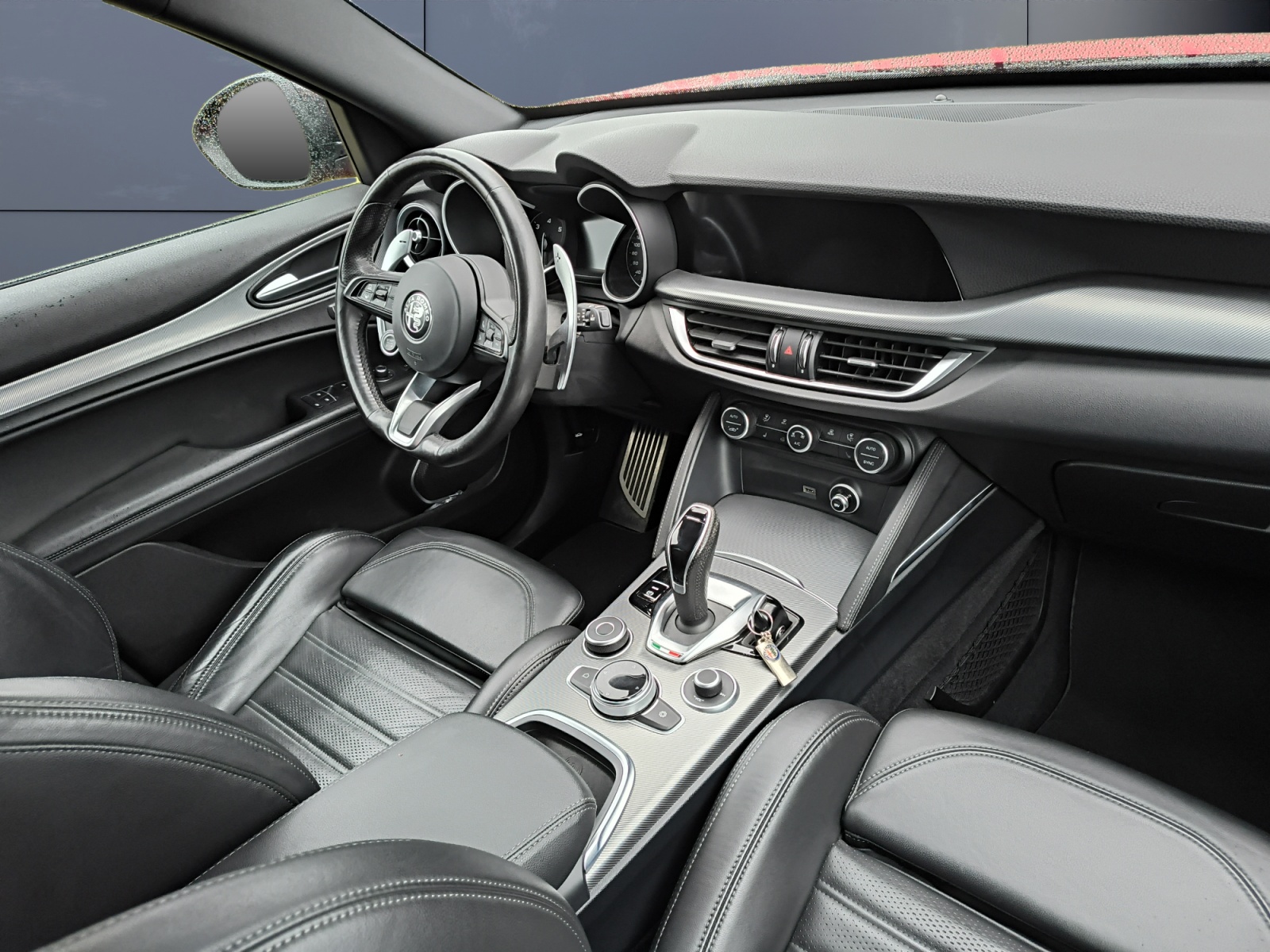 Alfa Romeo Stelvio 12