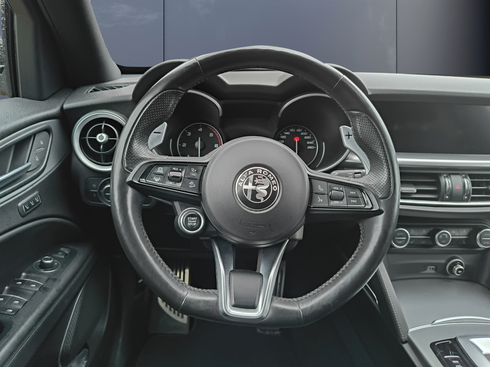 Alfa Romeo Stelvio 15
