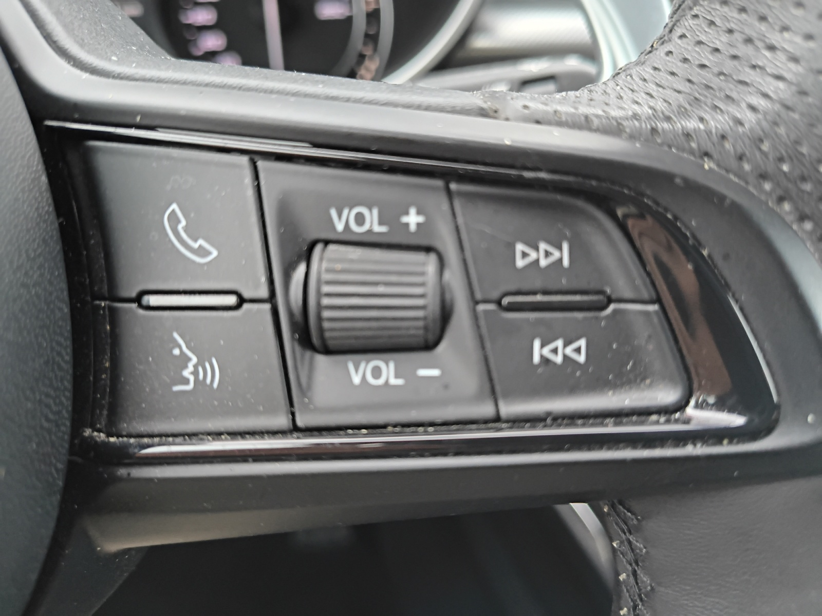 Alfa Romeo Stelvio 21