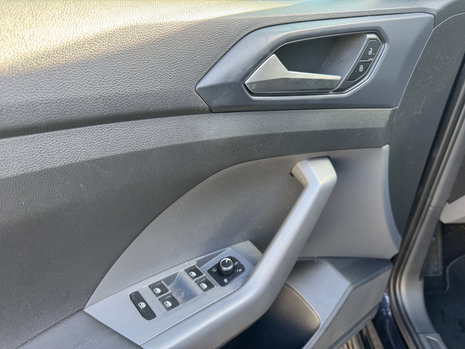 Volkswagen T-Cross 19
