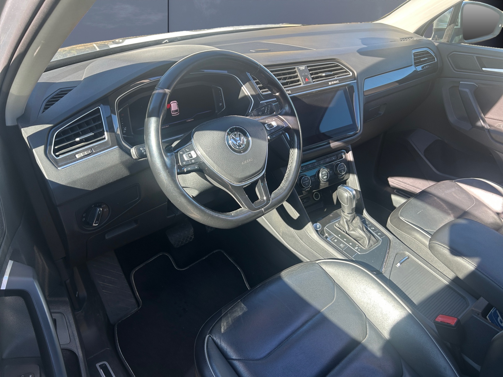 Volkswagen Tiguan 8