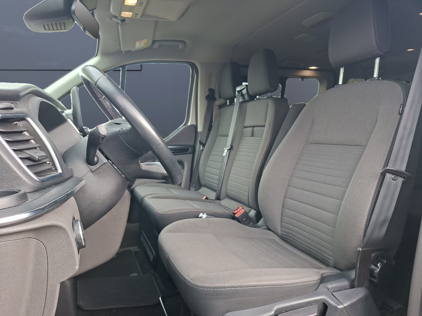 Ford Tourneo Custom 9