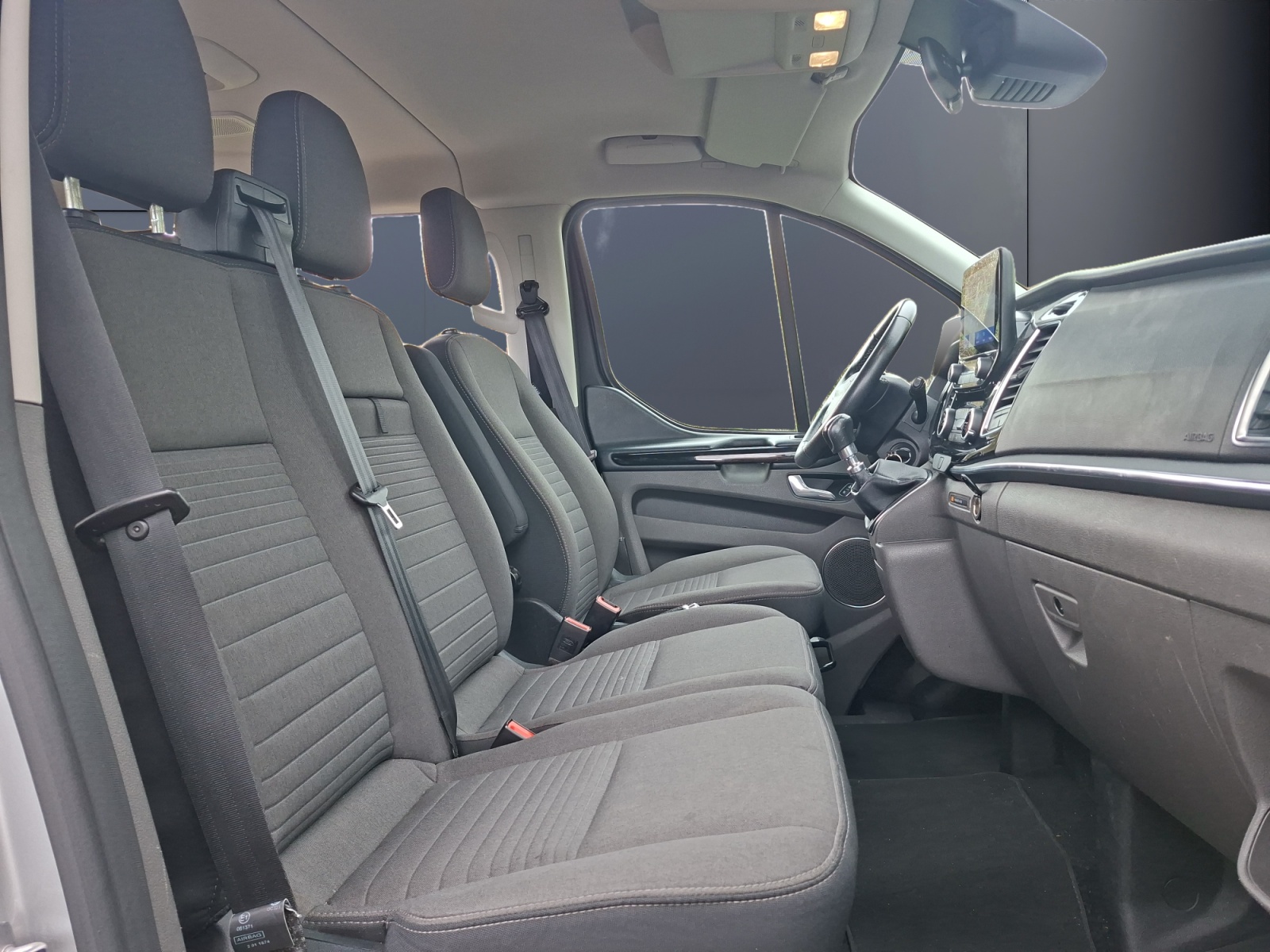 Ford Tourneo Custom 13