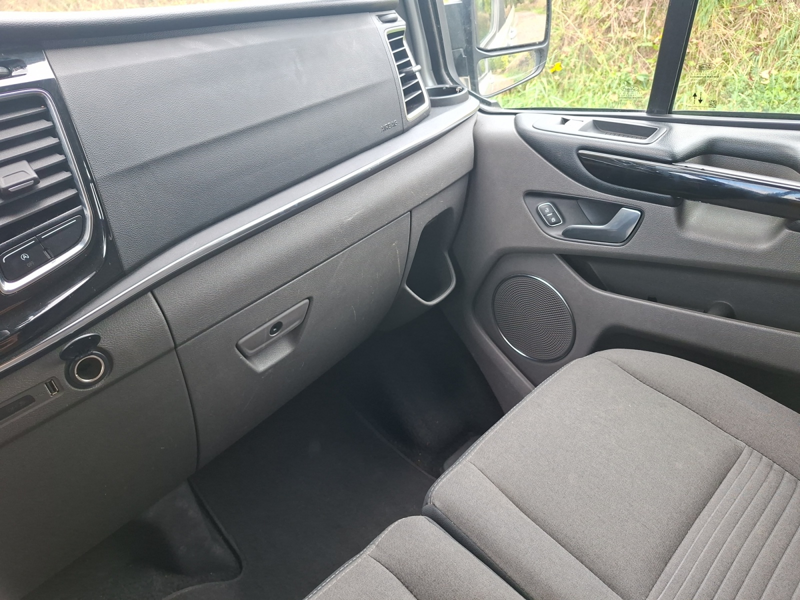 Ford Tourneo Custom 32