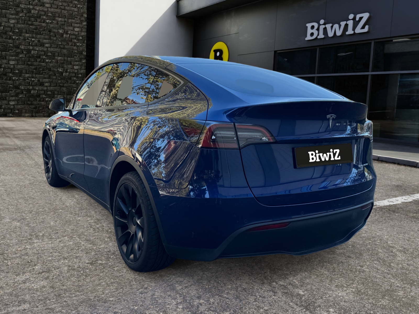 Tesla Model-Y 7