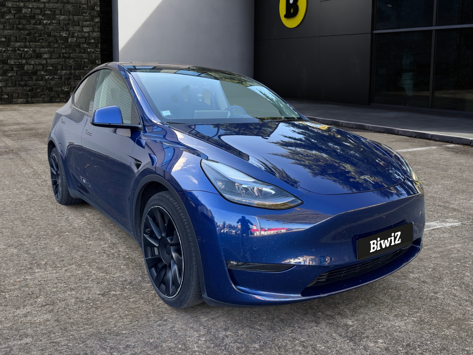 Tesla Model-Y 5