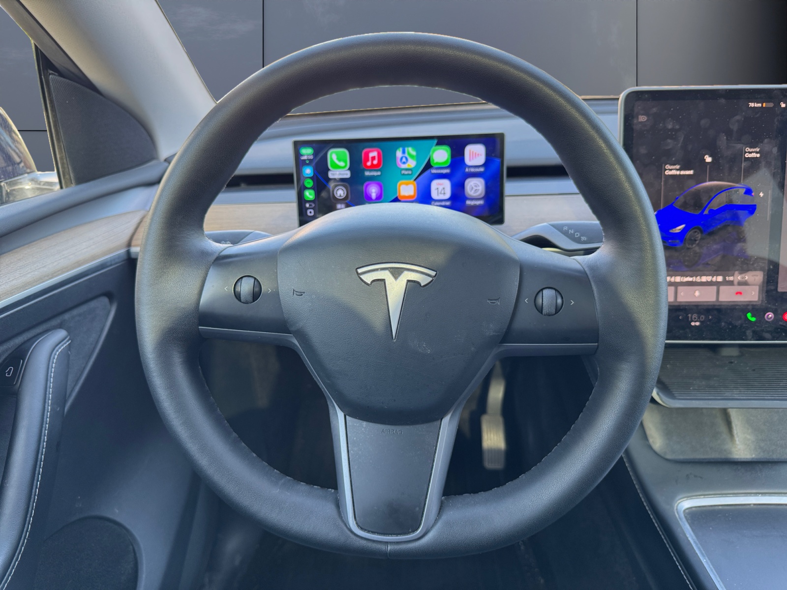 Tesla Model-Y 15