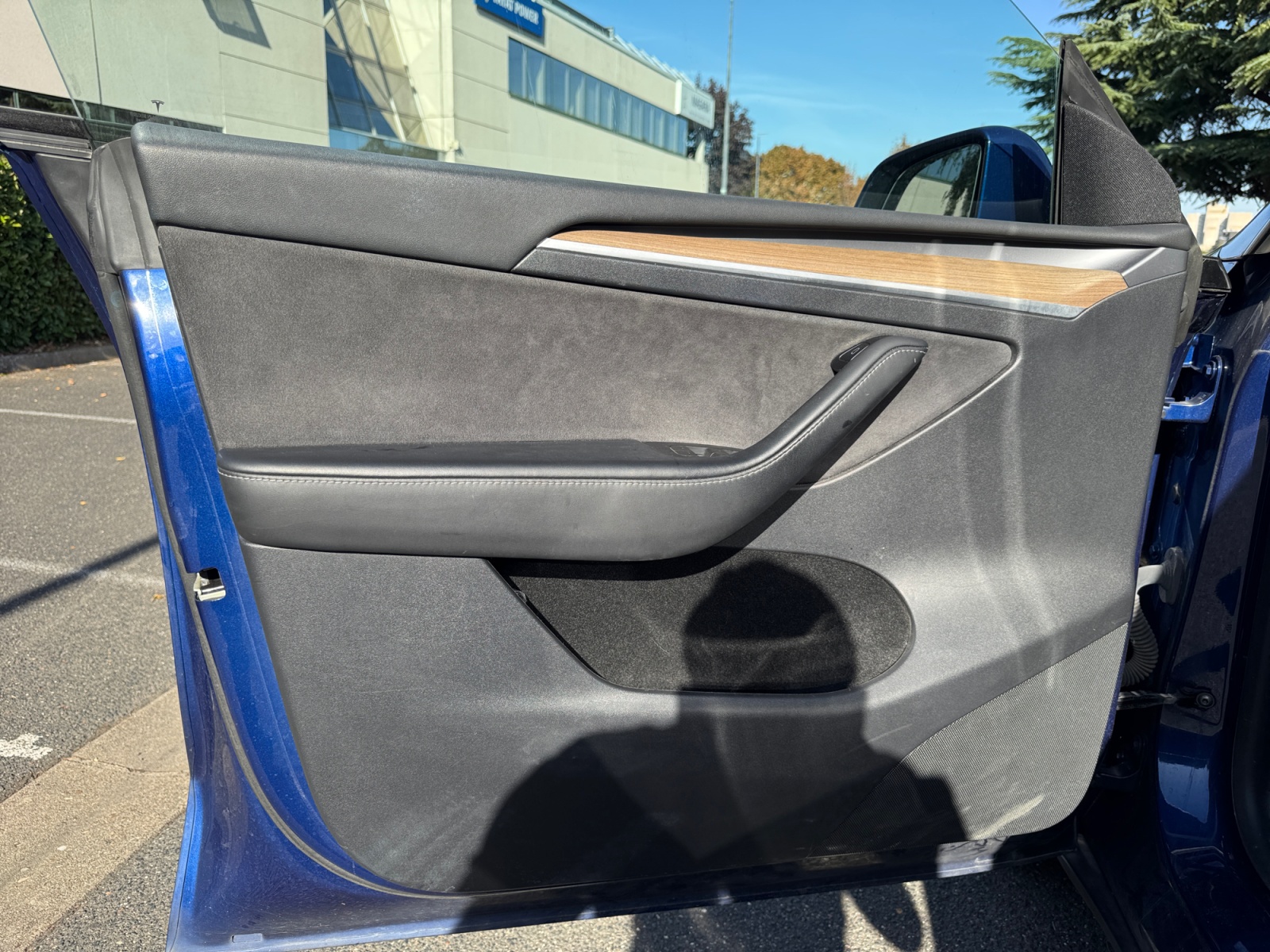 Tesla Model-Y 22