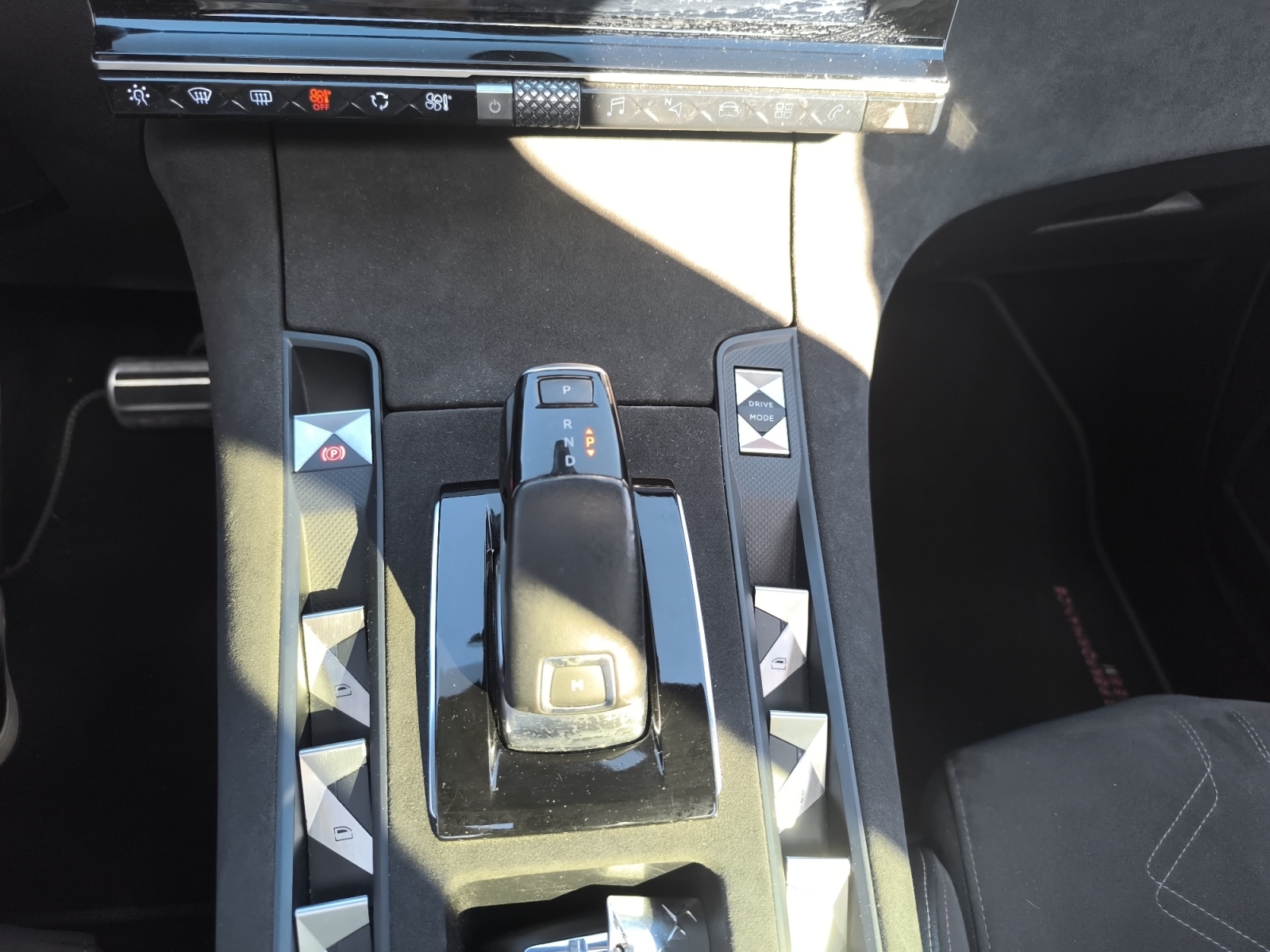 Ds Automobiles Ds 7 25