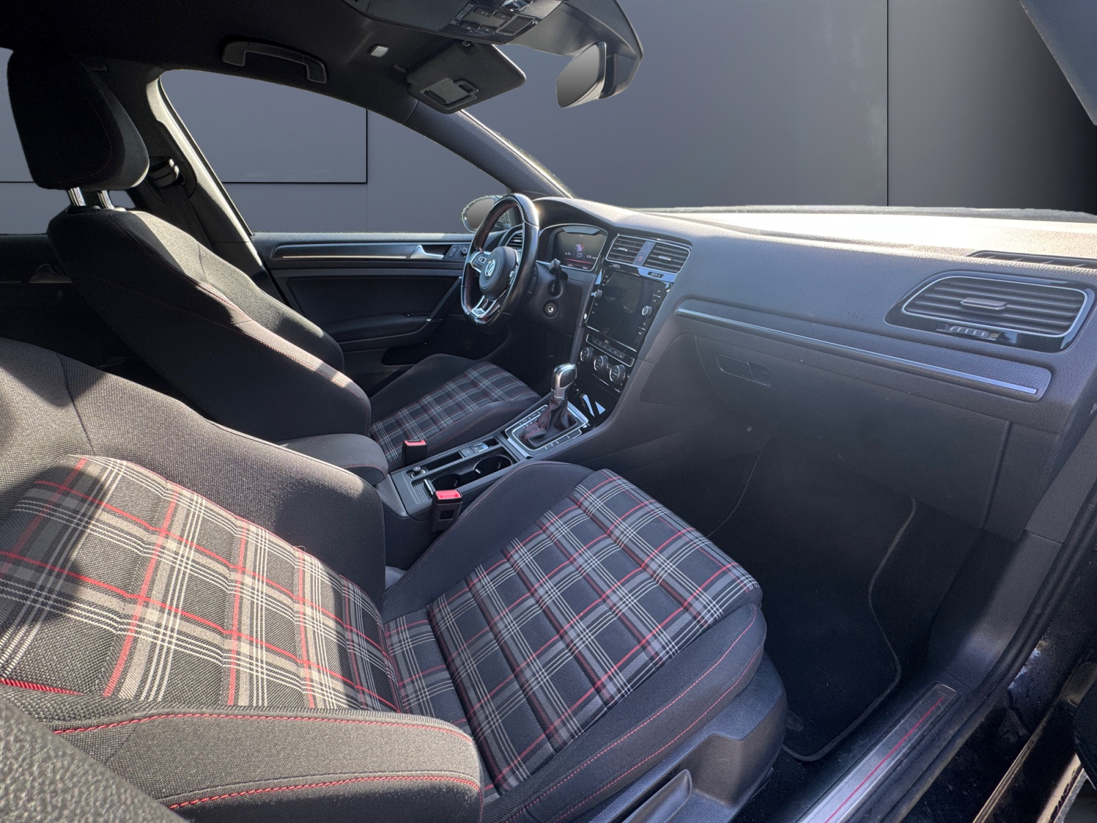 Volkswagen Golf 12