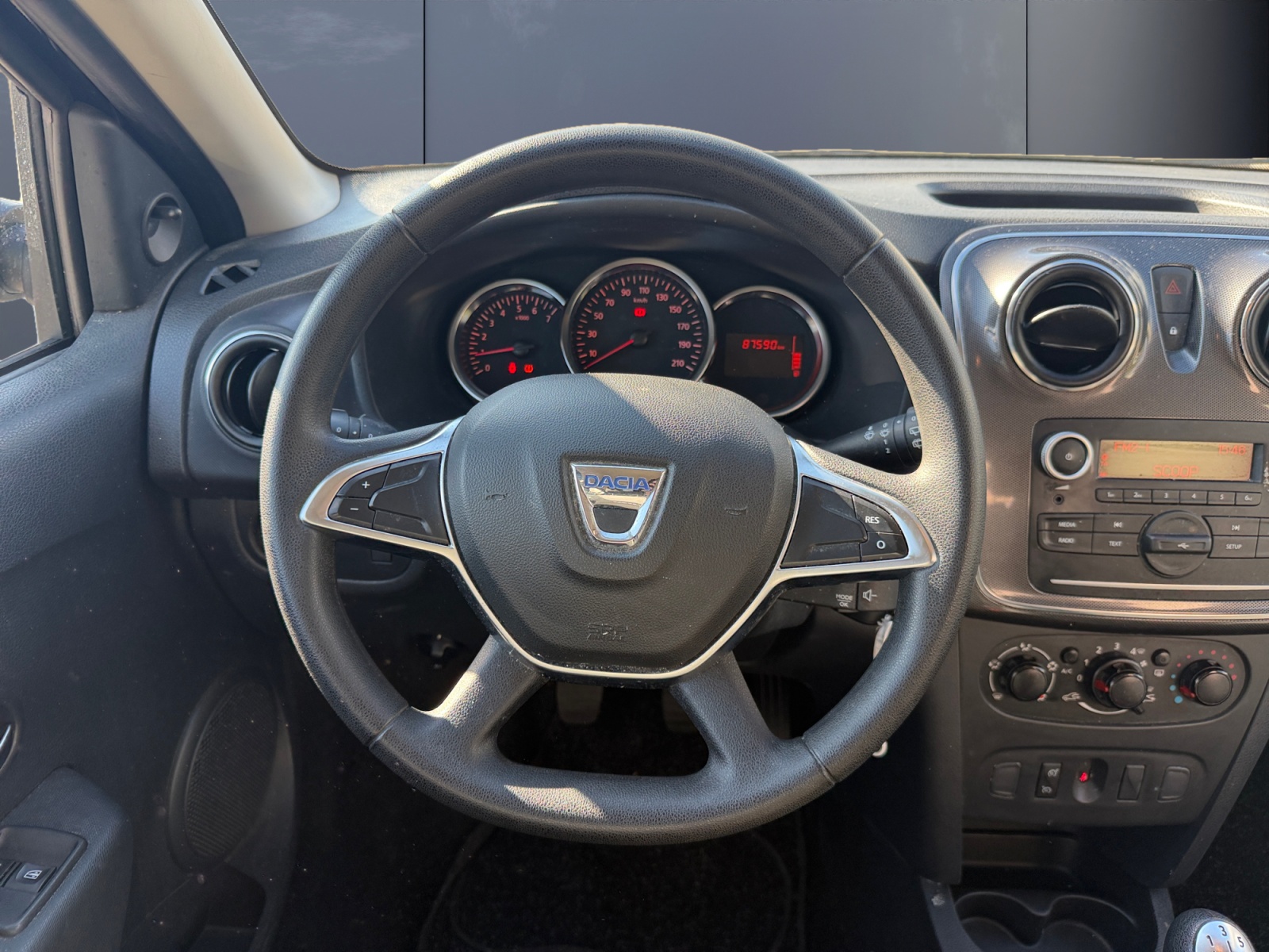 Dacia Sandero 15