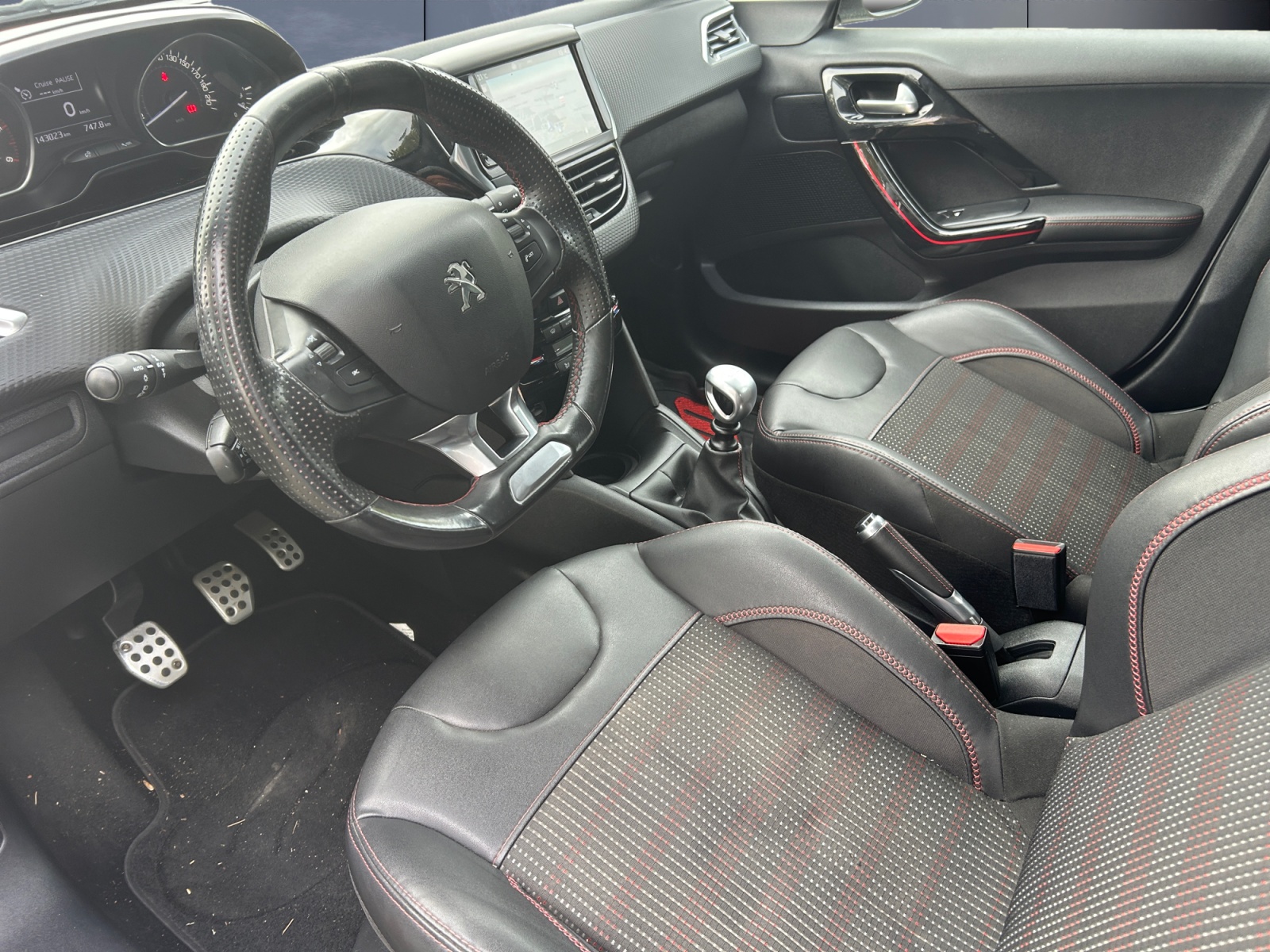 Peugeot 208 8