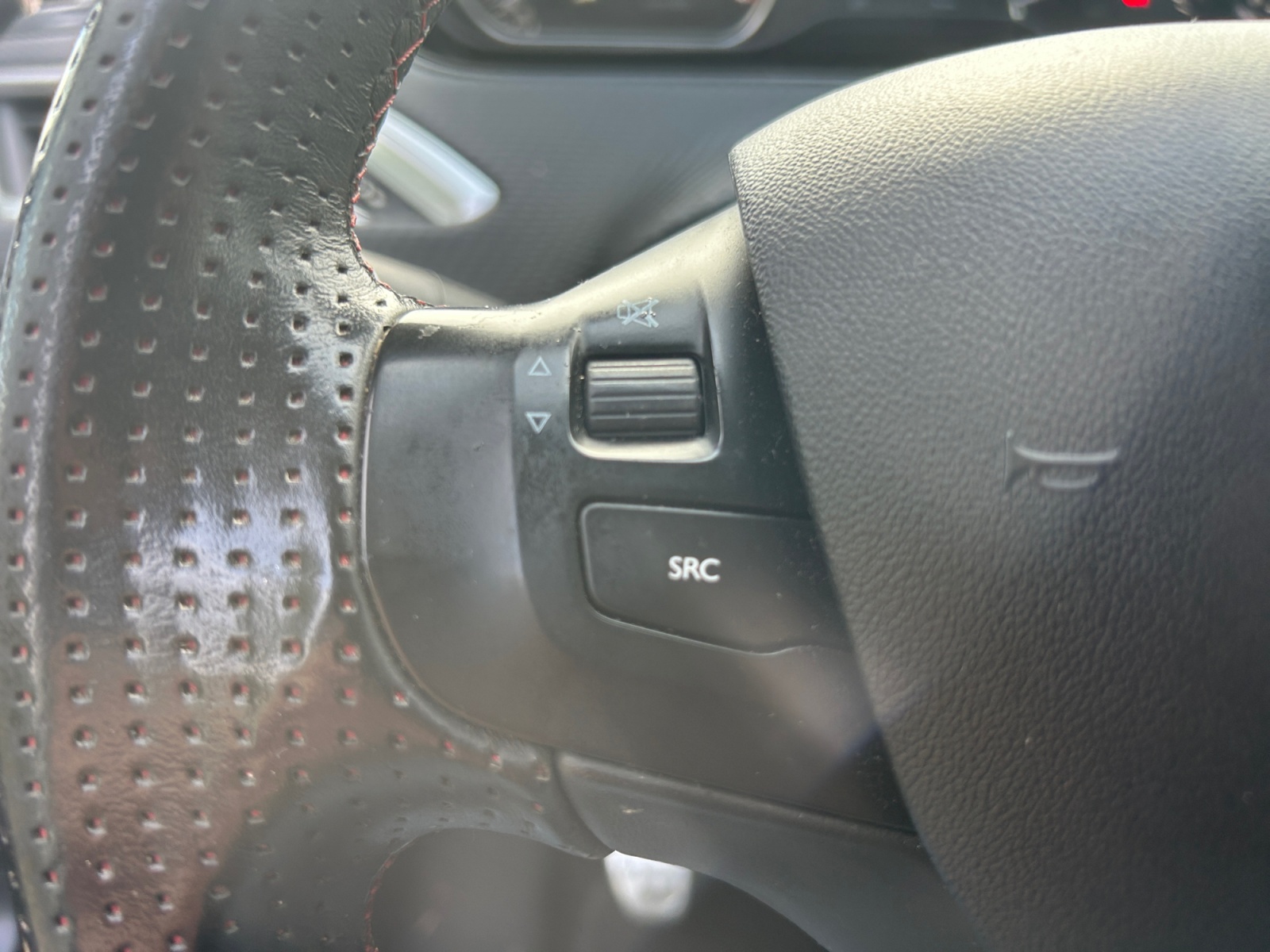 Peugeot 208 18