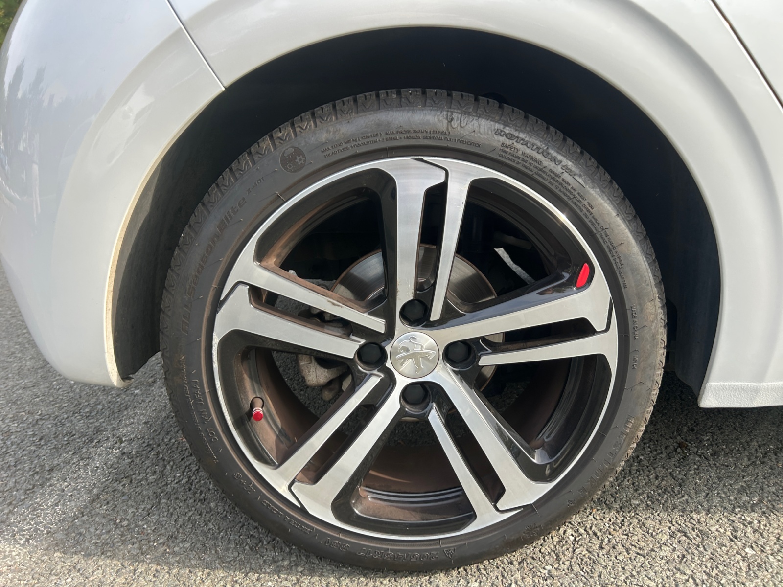 Peugeot 208 27