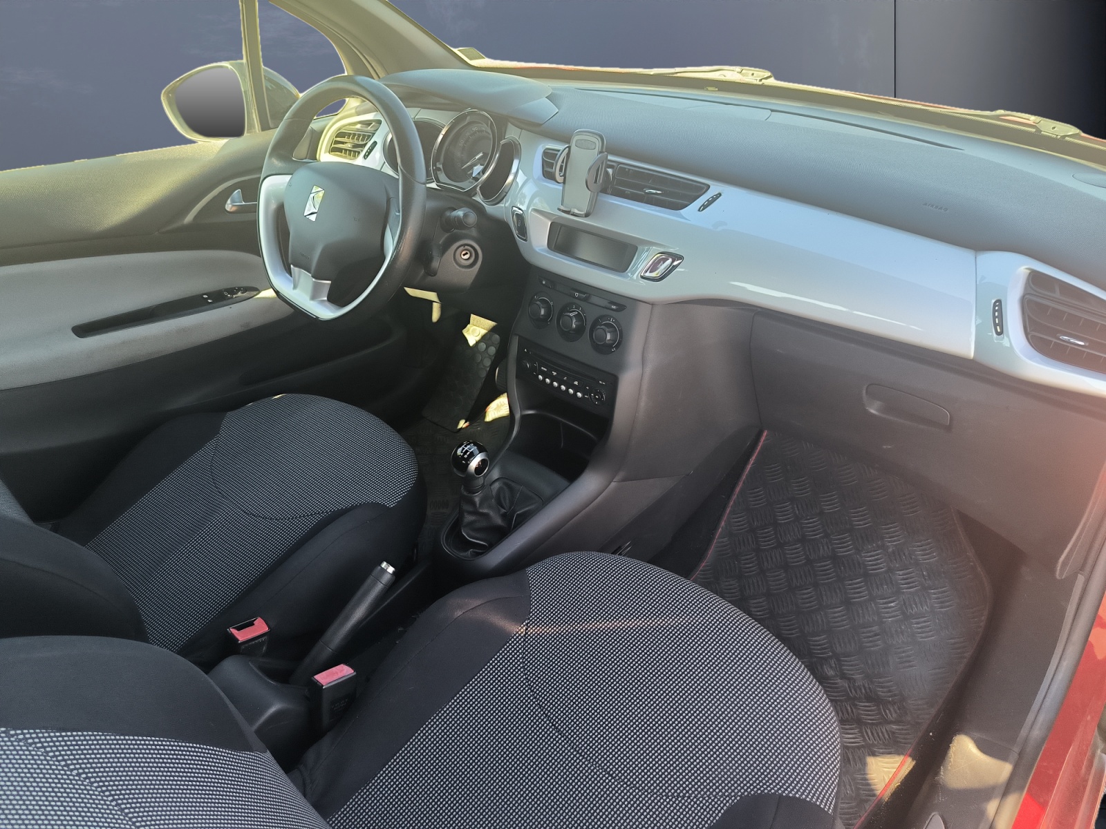 Ds Automobiles Ds3 12