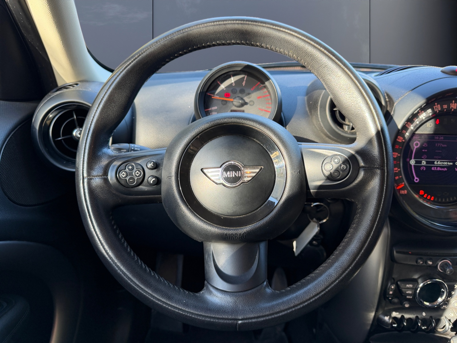 Mini Countryman 15