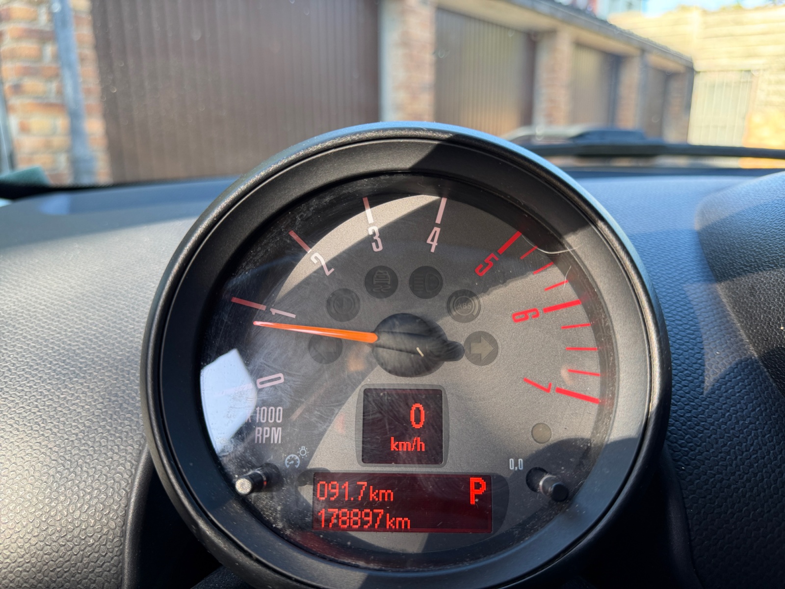 Mini Countryman 16