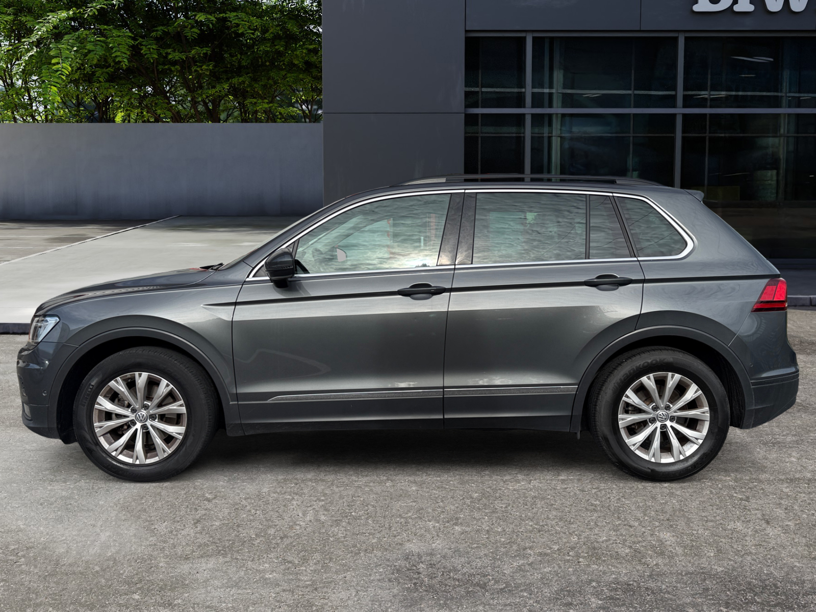 Volkswagen Tiguan 1