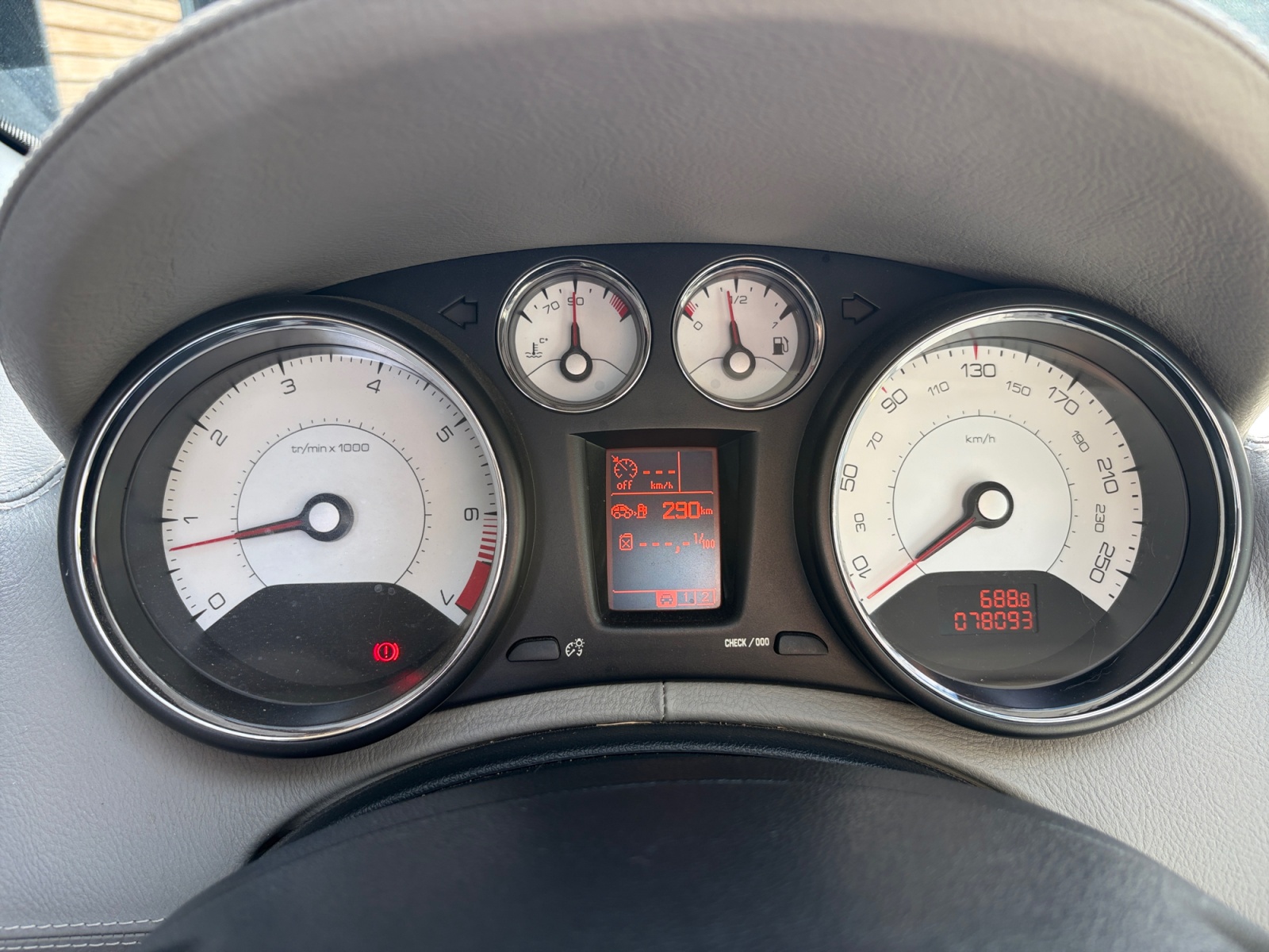 Peugeot 308 16