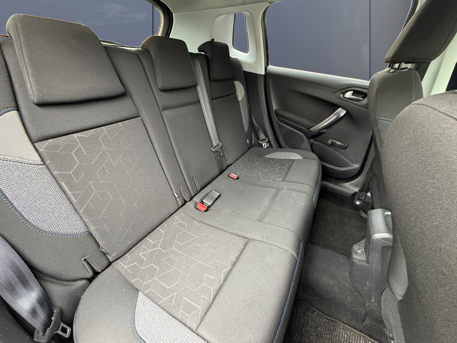 Peugeot 2008 11