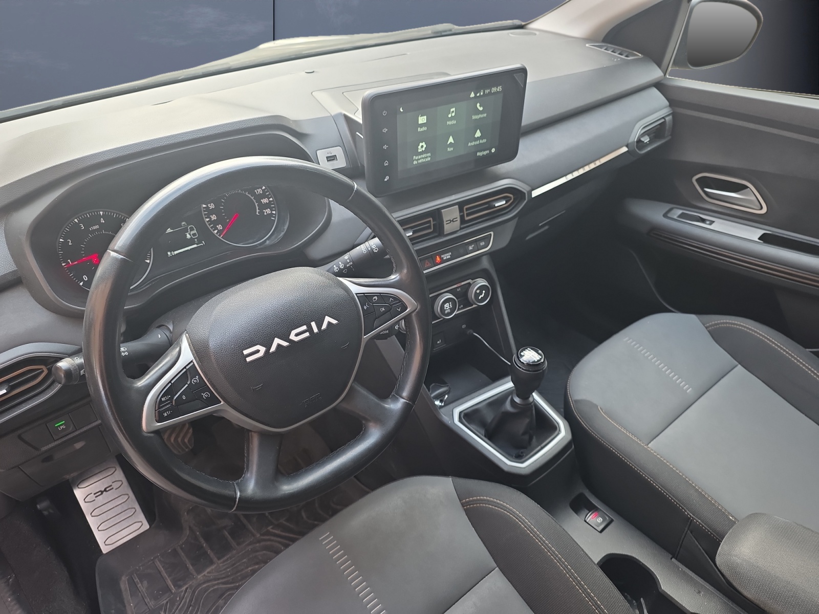 Dacia Jogger 8