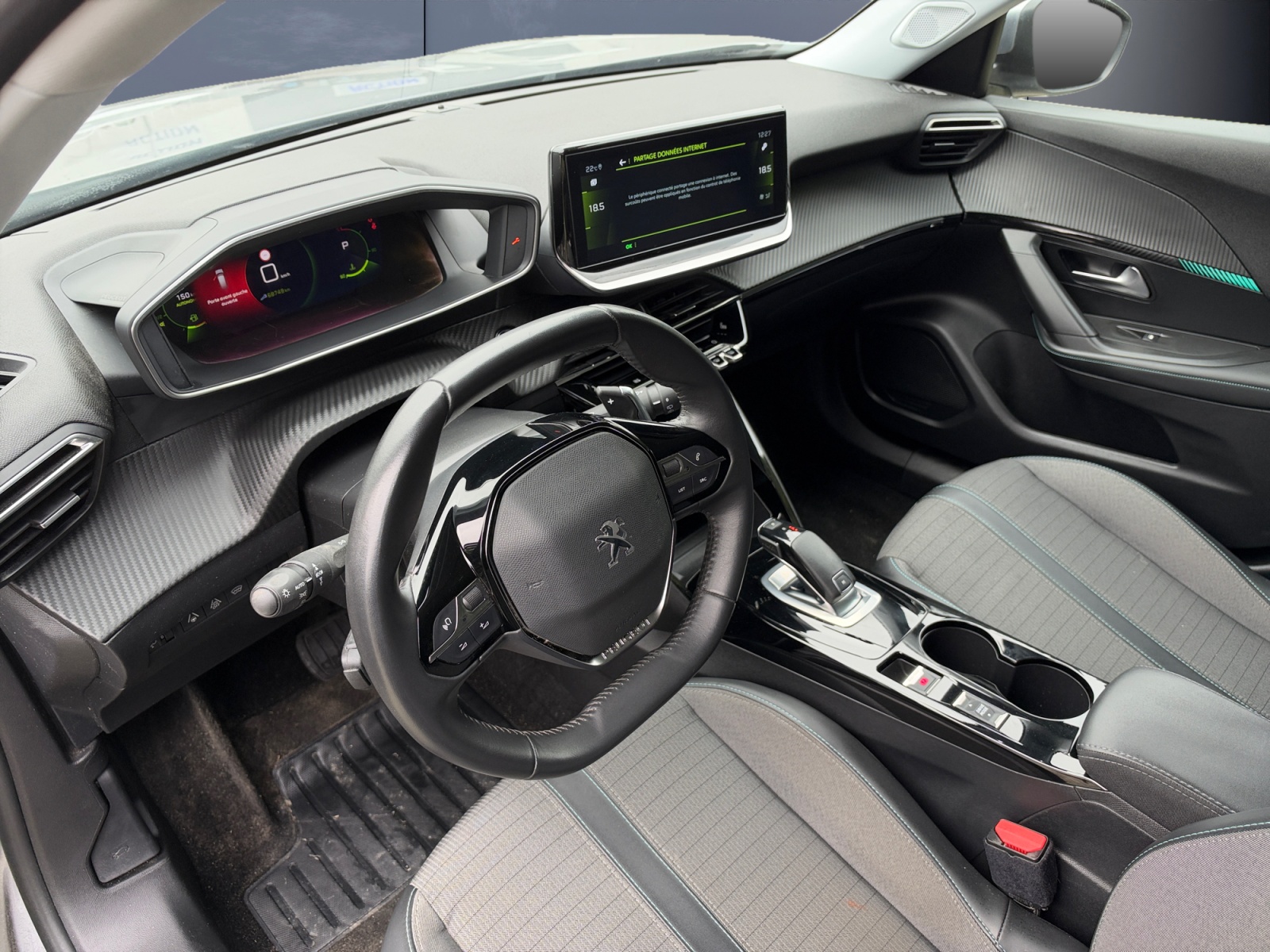 Peugeot 2008 8