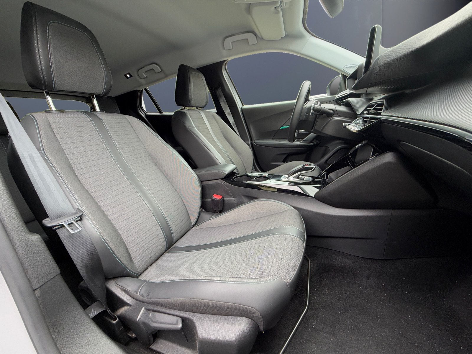 Peugeot 2008 13