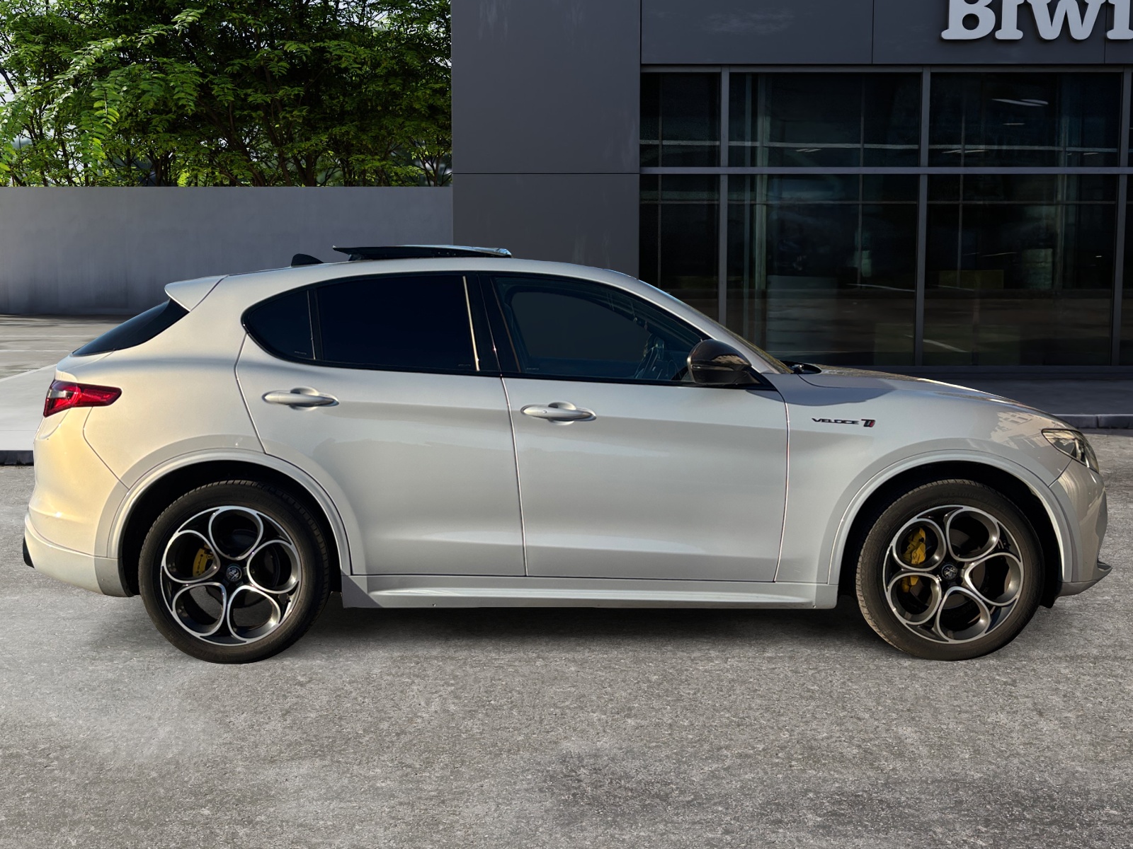 Alfa Romeo Stelvio 5