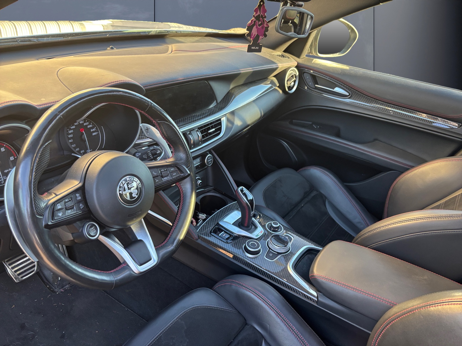 Alfa Romeo Stelvio 8