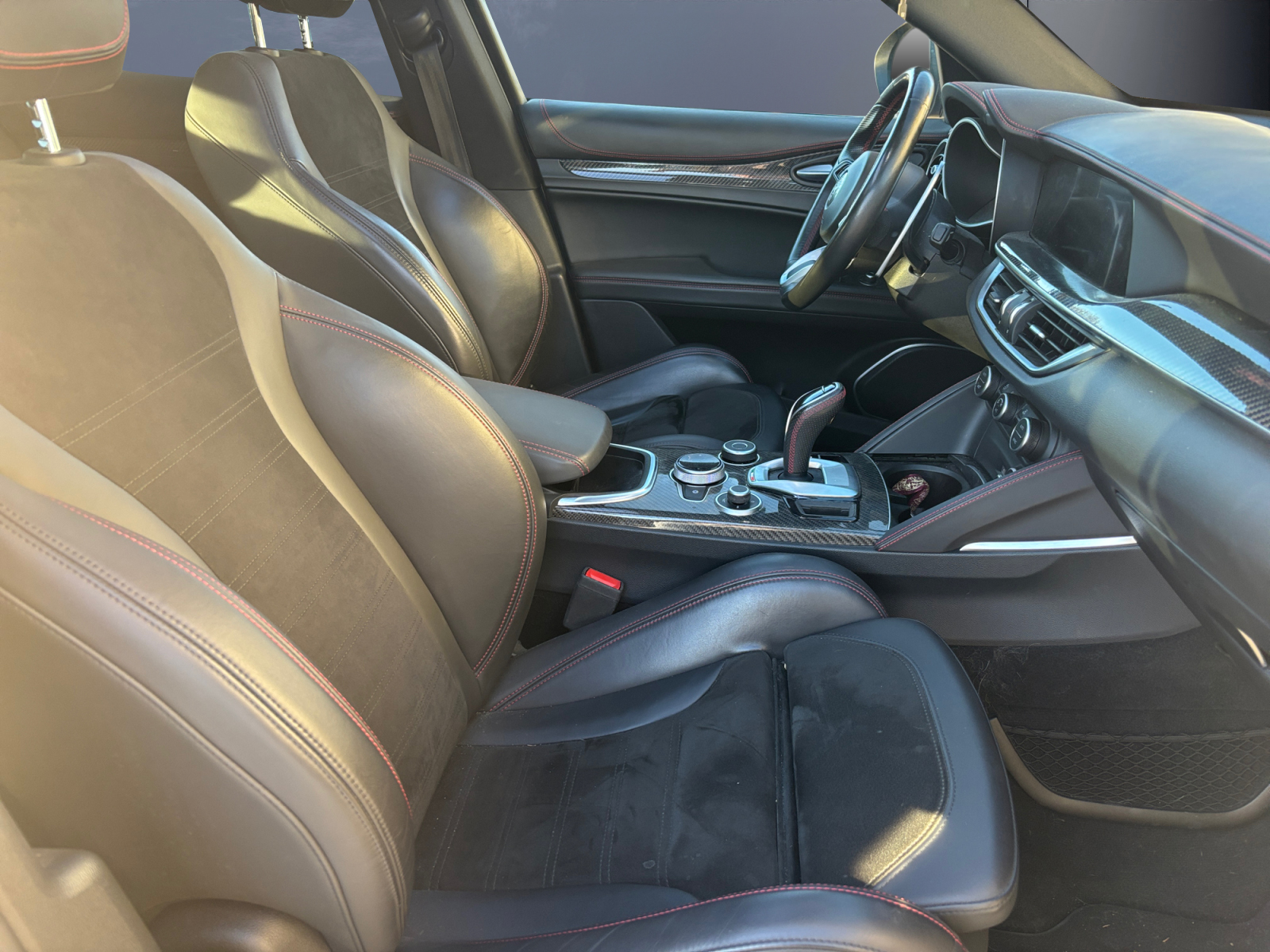 Alfa Romeo Stelvio 13