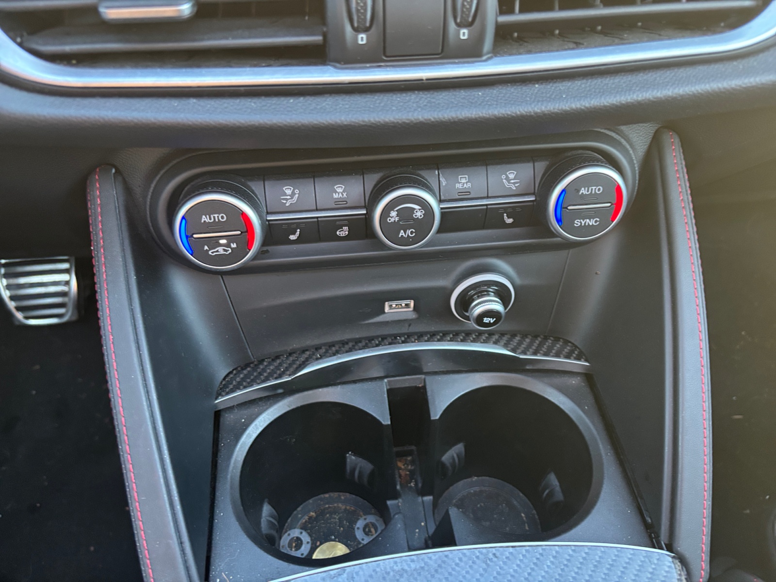 Alfa Romeo Stelvio 23