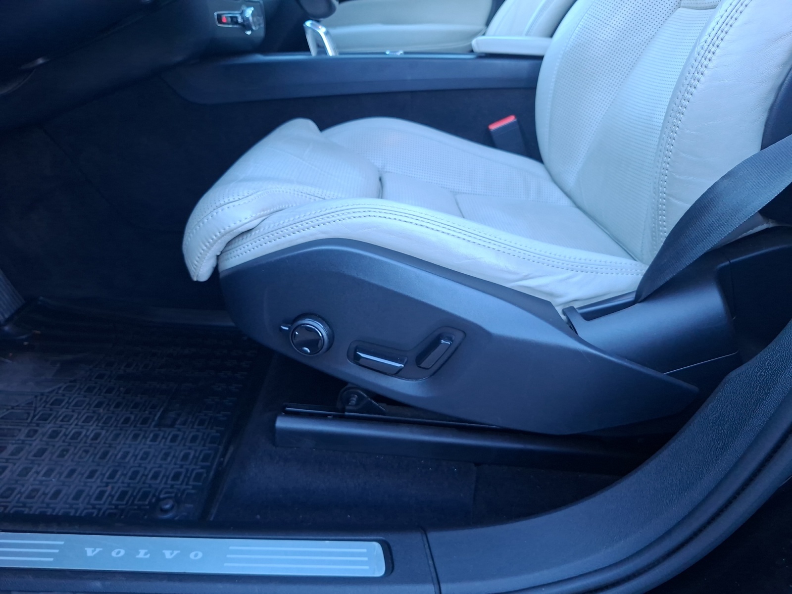 Volvo Xc60 18