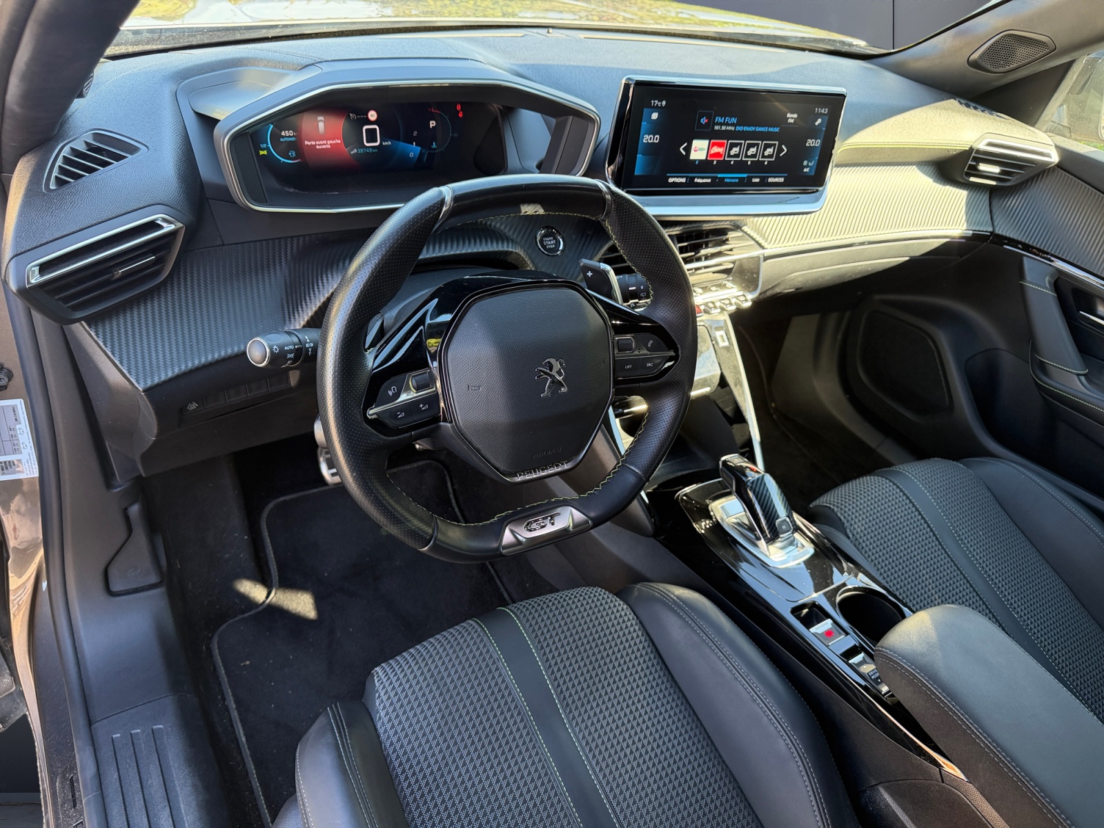 Peugeot 2008 8