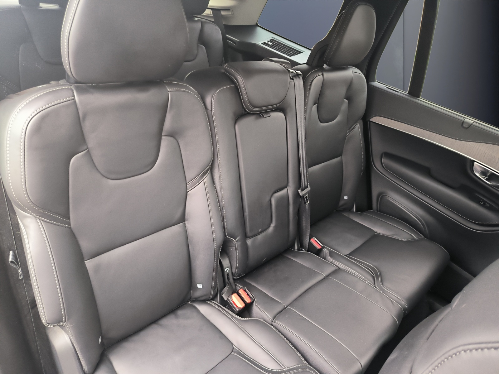 Volvo Xc90 11