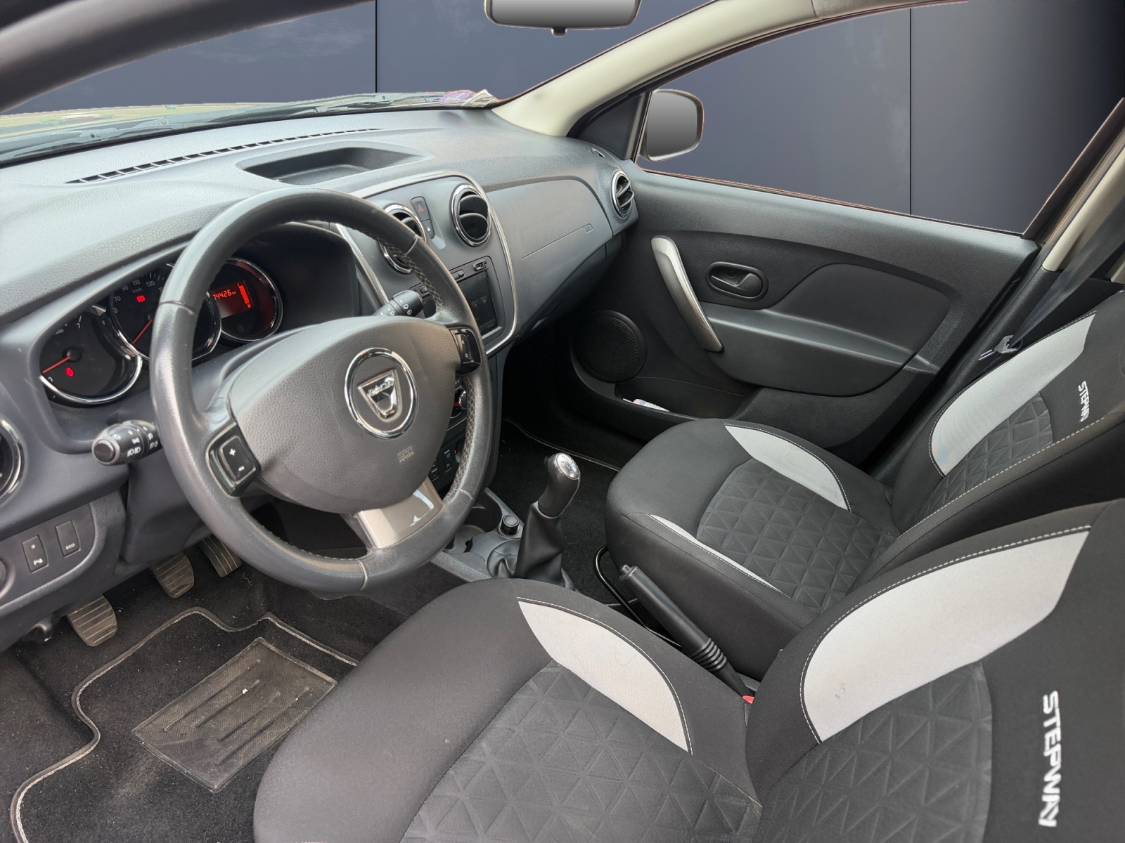 Dacia Sandero 8