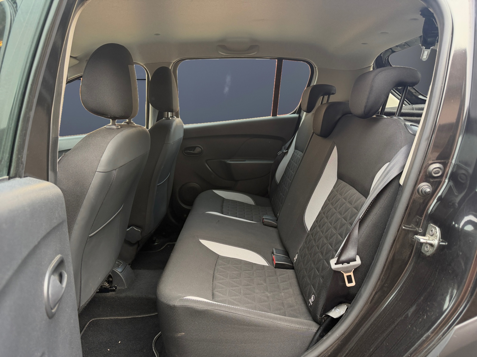 Dacia Sandero 10