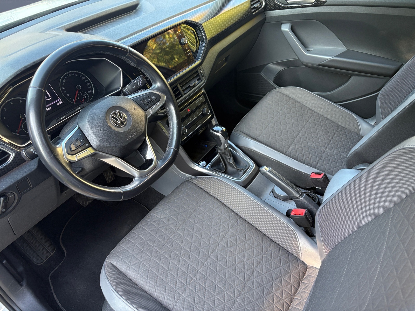 Volkswagen T-Cross 8