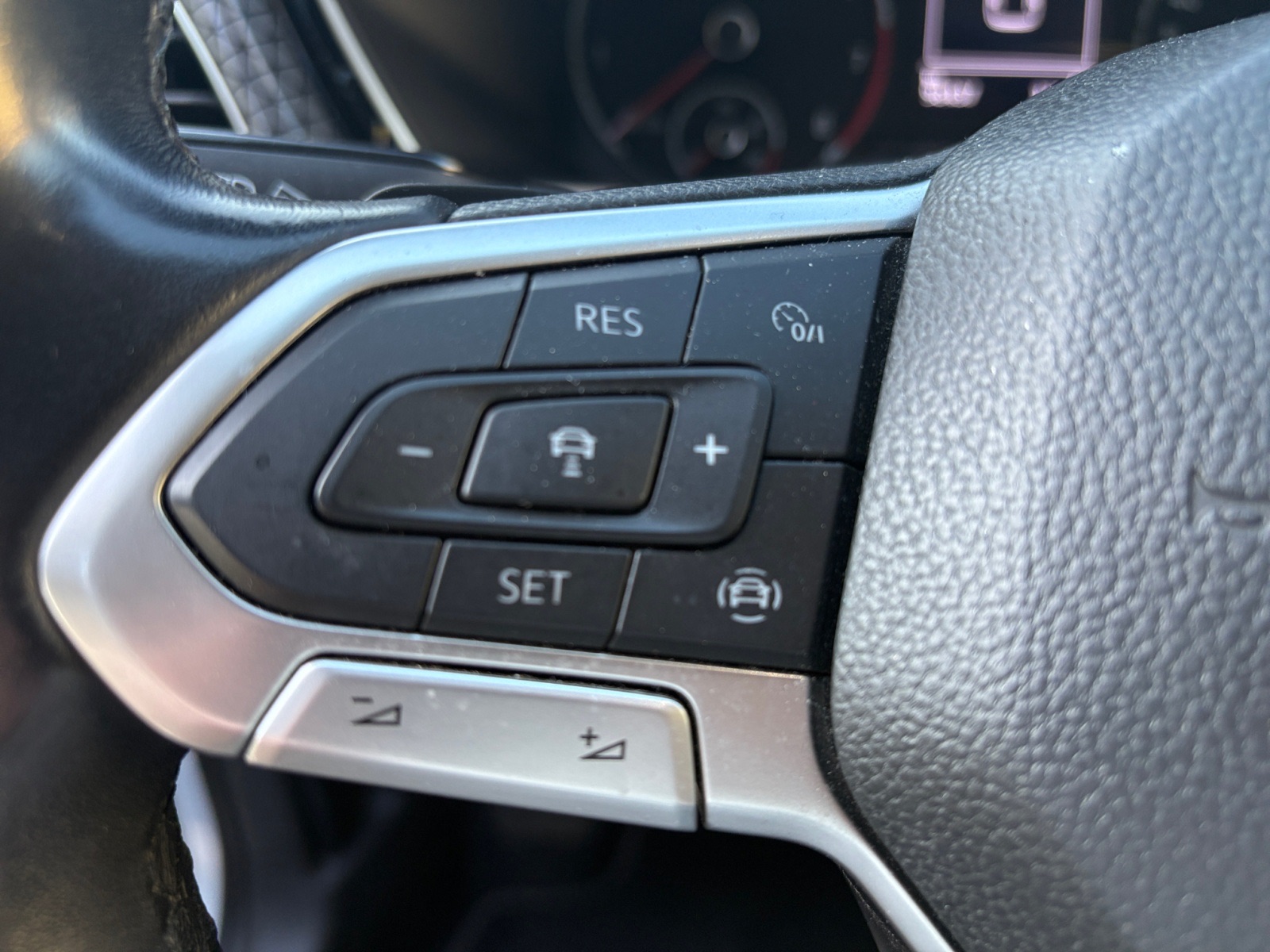 Volkswagen T-Cross 13