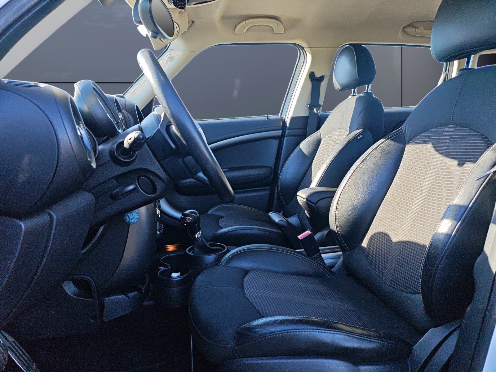 Mini Countryman 9