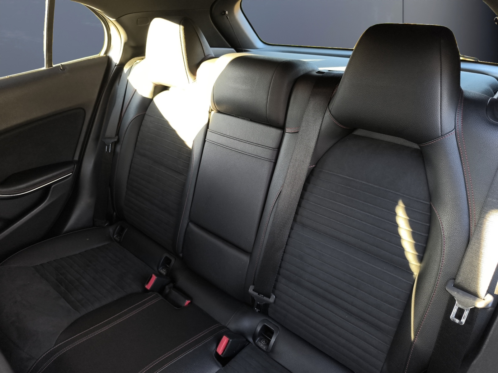 Mercedes-Benz Gla 10