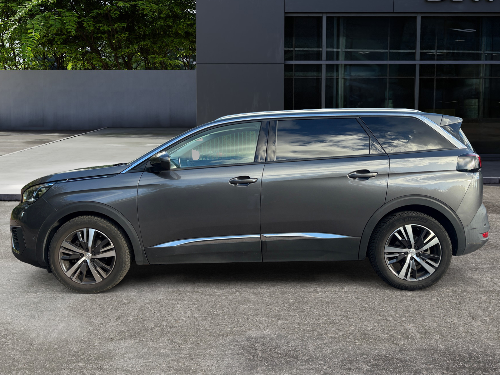 Peugeot 5008 1