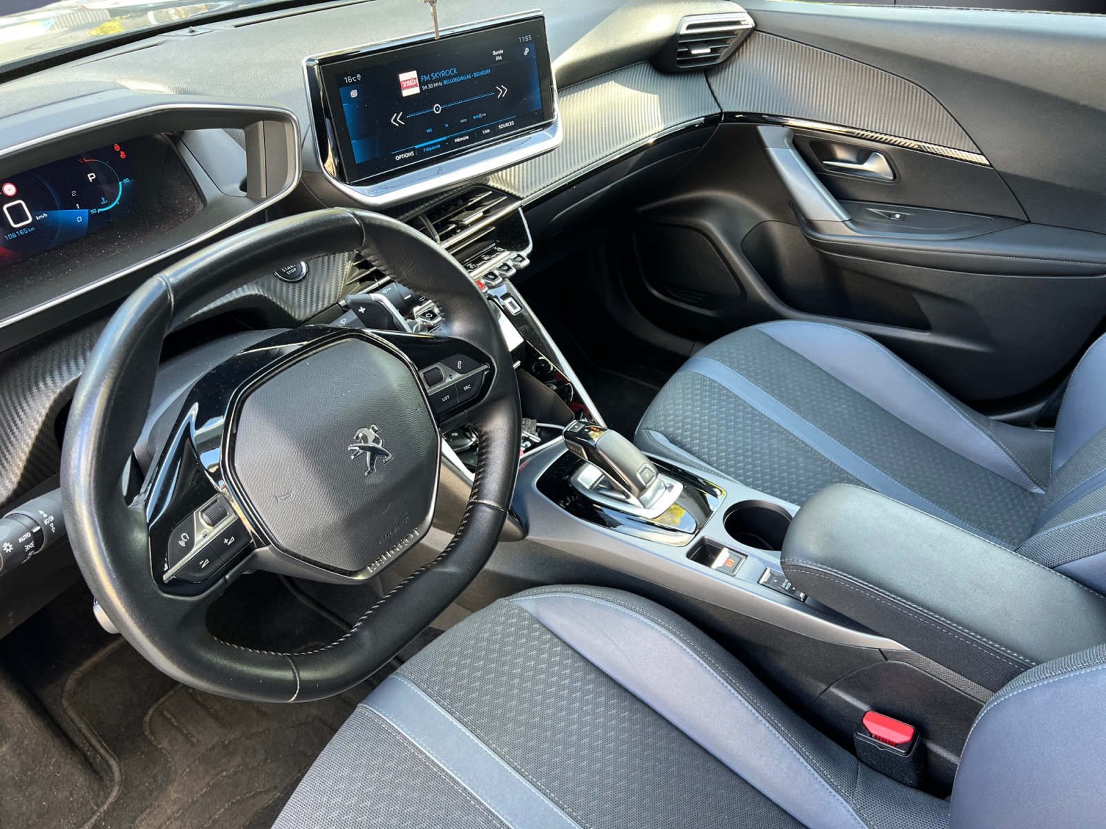 Peugeot 2008 8