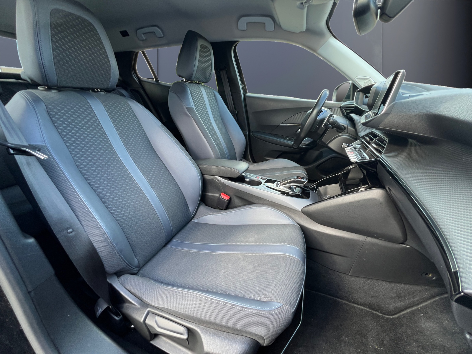 Peugeot 2008 13